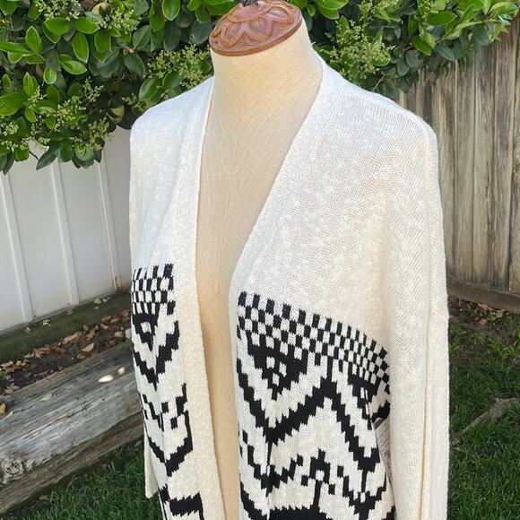 NWT Two by Vince Camuto Aztec Tribal Print Open Front Cardigan Petite Large - Picture 2 of 8